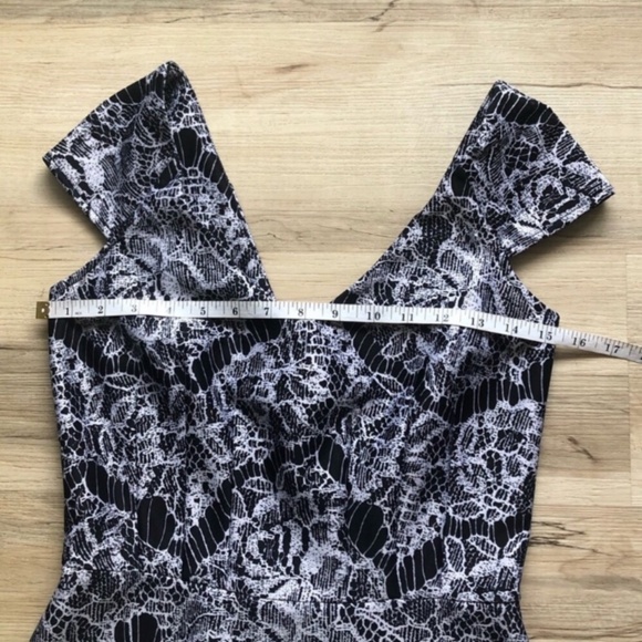 Floral Neiman Marcus Blue and White Sheath Midi Dress - Picture 7 of 8